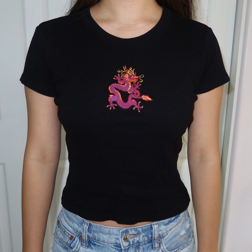 Black Brandy Melville, dragon T-shirt